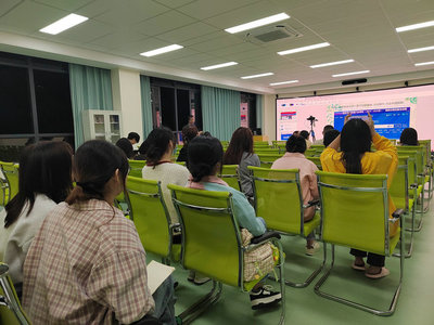 教育項目與科研文獻(xiàn)的研究與開發(fā)——經(jīng)濟(jì)管理學(xué)院丘自強(qiáng)教授學(xué)術(shù)講座綜述